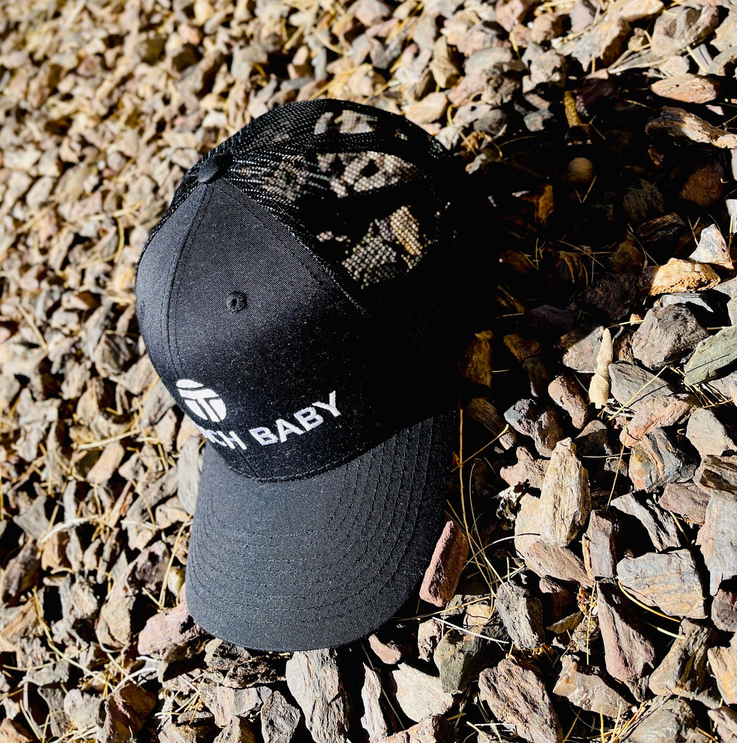TRENCH BABY B&W TRUCKER CAP